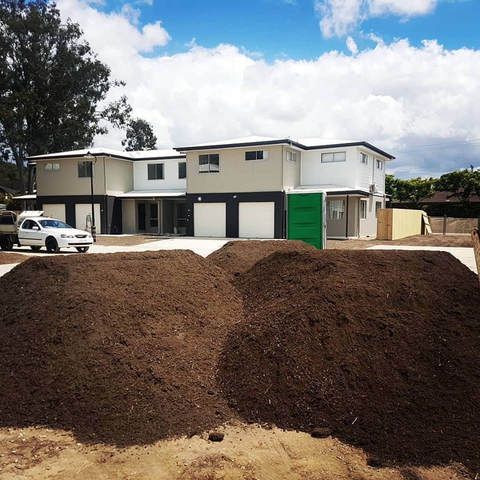 Gold Coast Bulk Landscape Supplies Underturf Soil delivered 6 days a week to your site