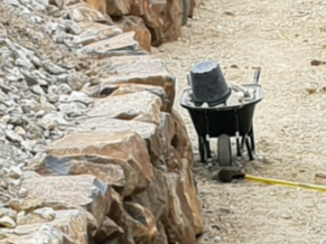 Rock walls construction by experianced wall builders, enquire today